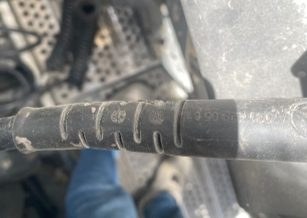 Detail of the 2018-production air line jacket at a bend point